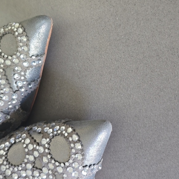 Badgley Mischka rouge Platinum satin womens heels size 8 - Picture 8 of 10